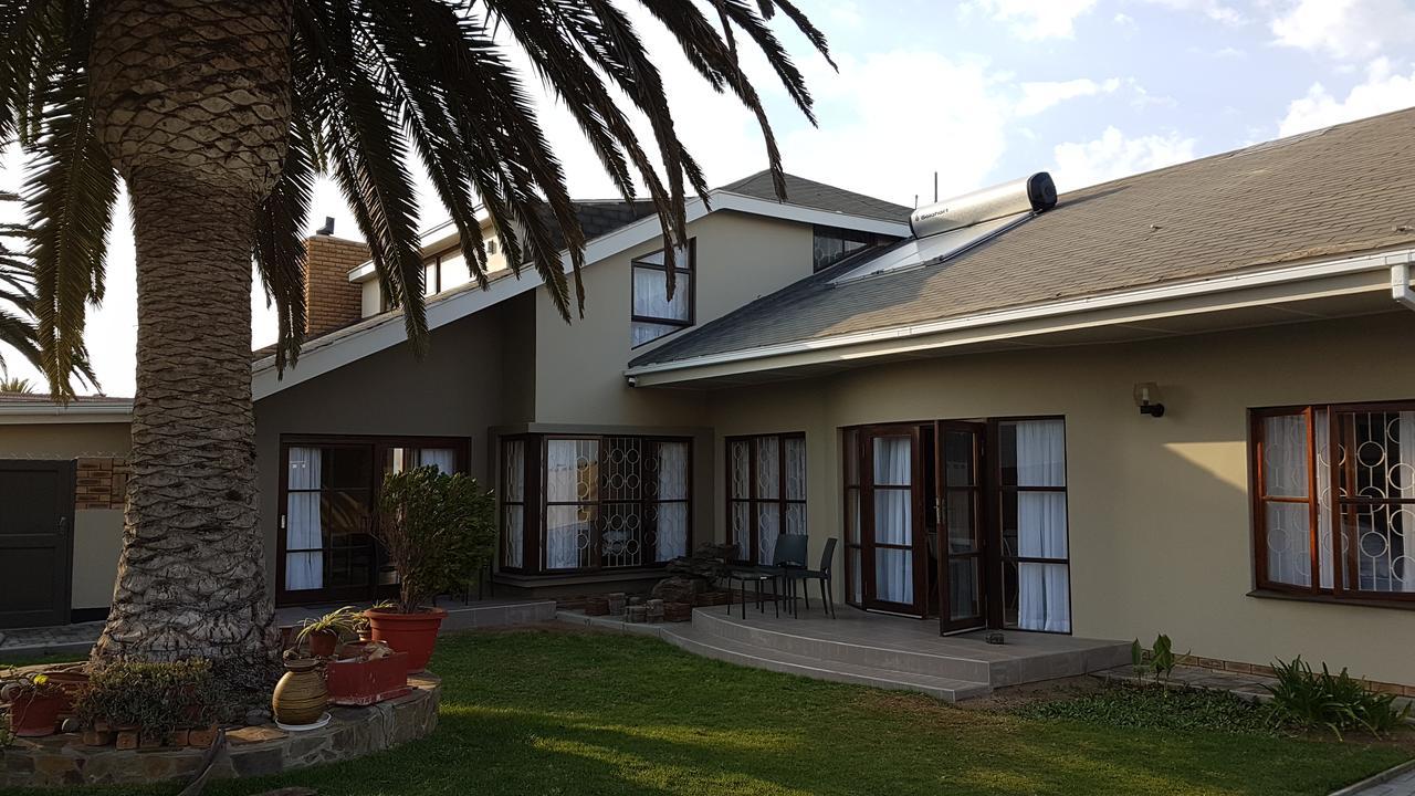 Kramersdorf Guesthouse ซวาคอปมุนด์ ภายนอก รูปภาพ